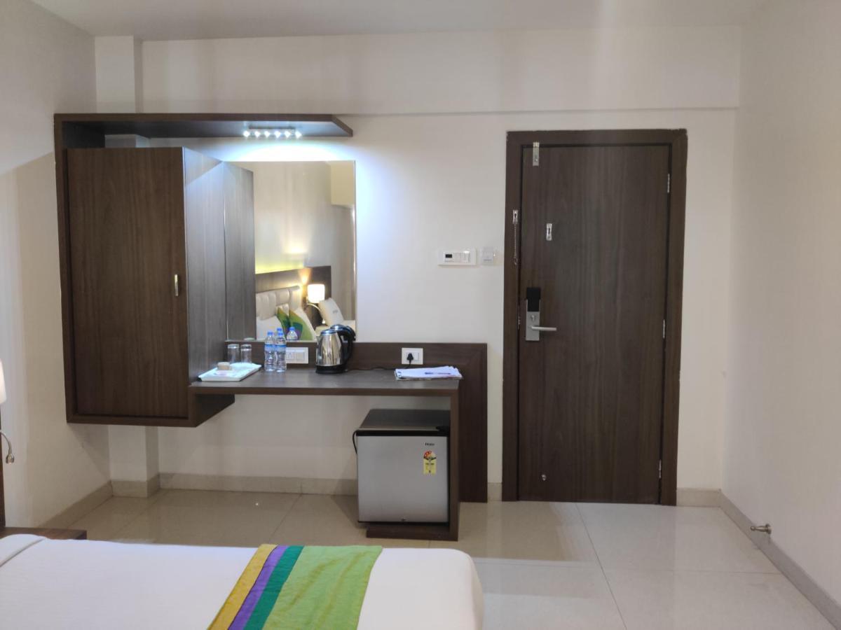 Staycation Holiday Navi Mumbai Eksteriør billede