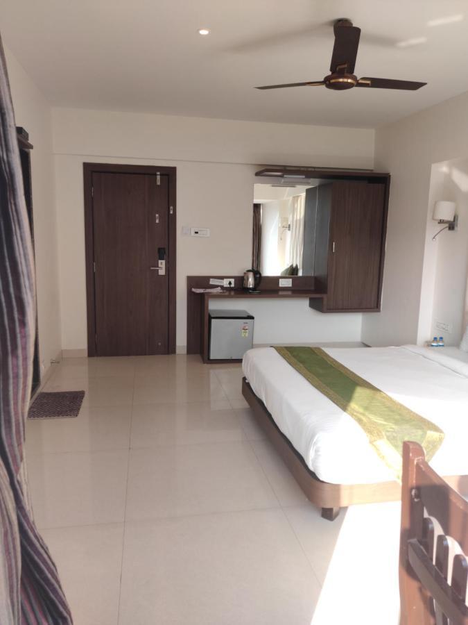 Staycation Holiday Navi Mumbai Eksteriør billede